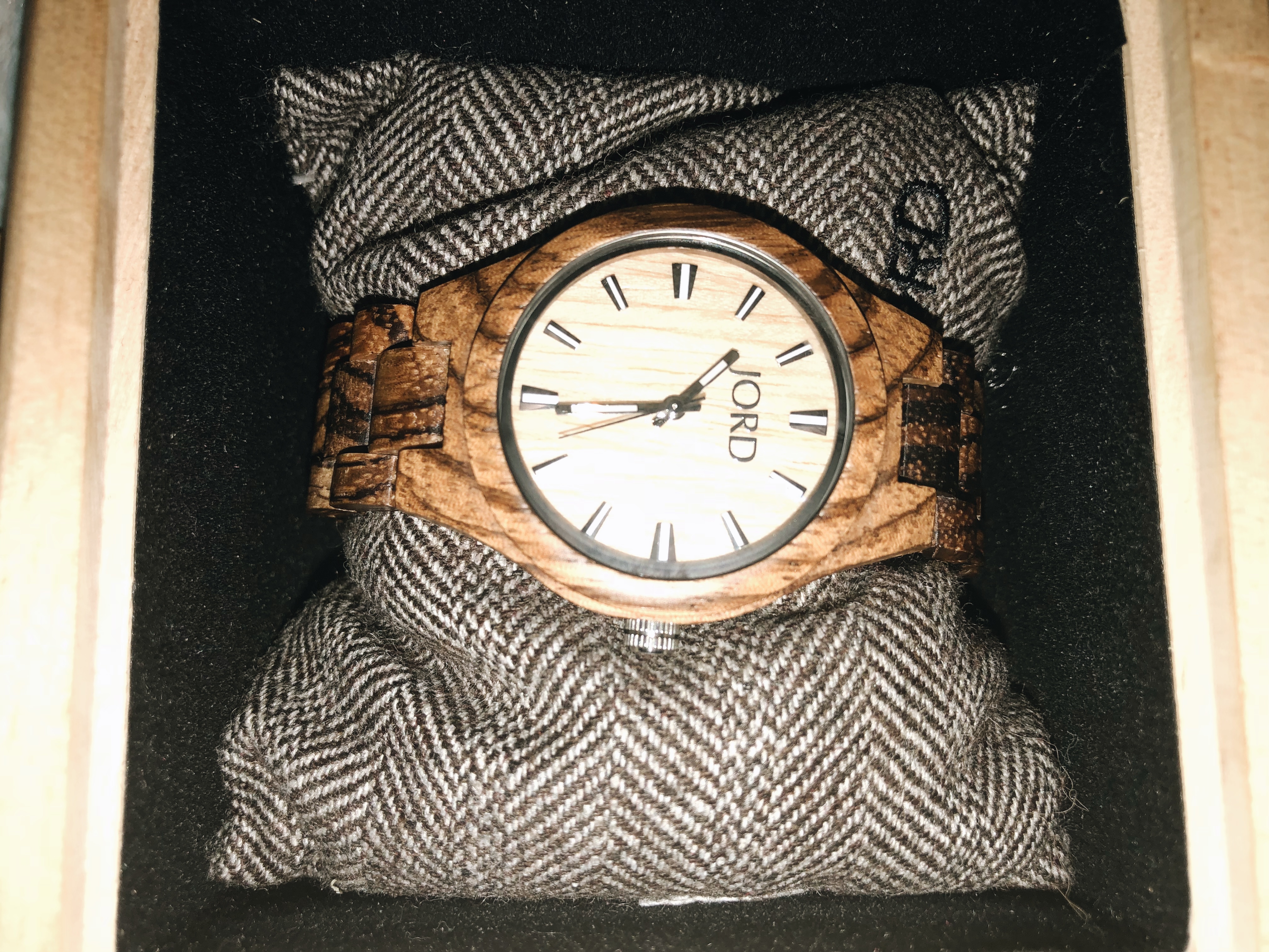 BB8E35F0-6B87-44BC-9AAB-26C9B20A51A9