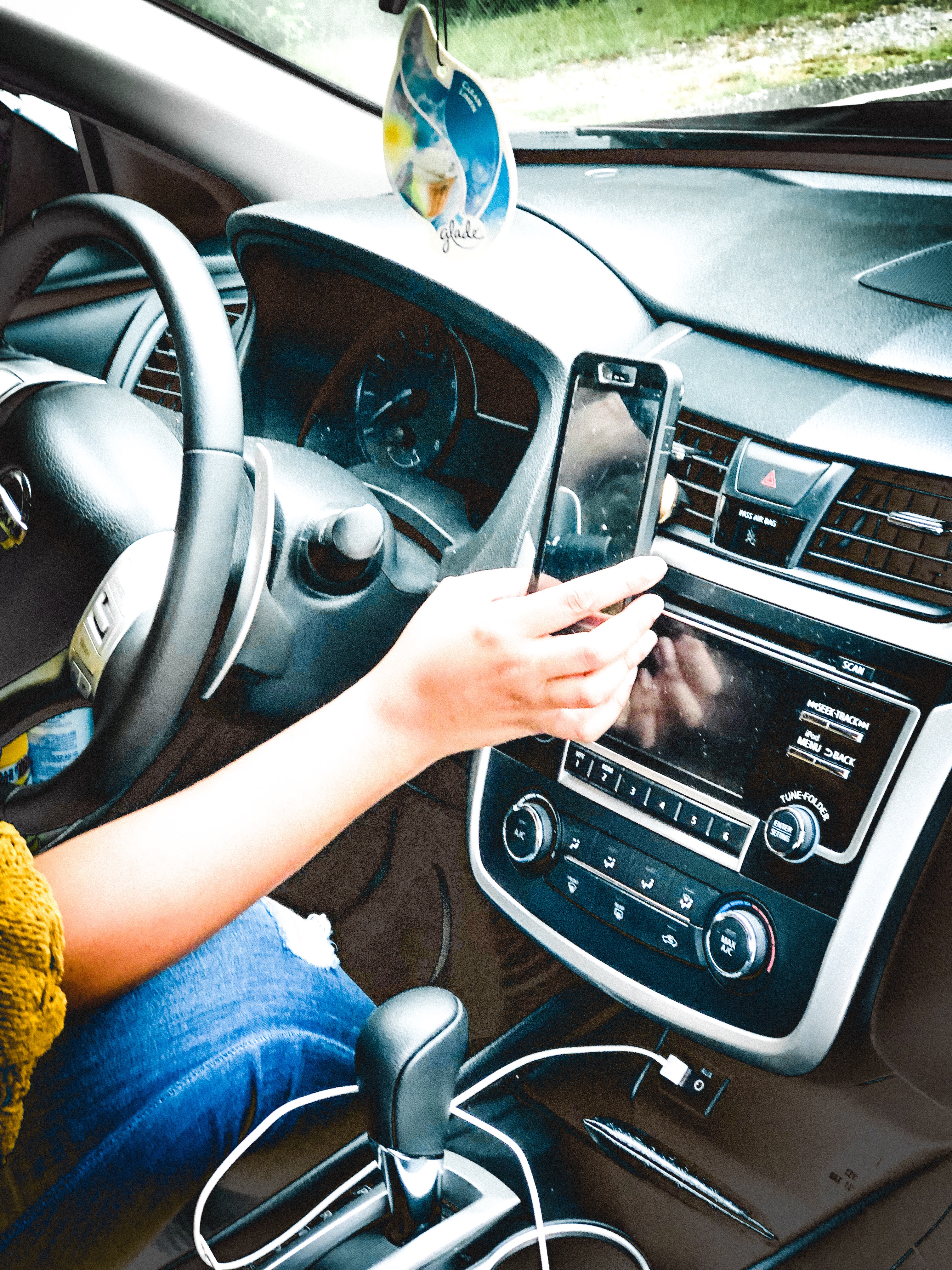 DB49F479-EE48-4FBB-A0CA-8006EB5FCA7F